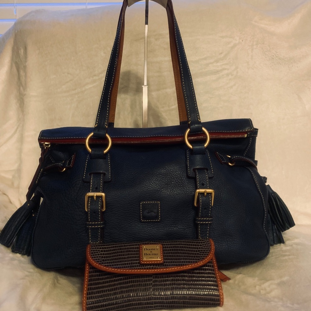 NWOT Dooney Bourke Midnight Navy Florentine